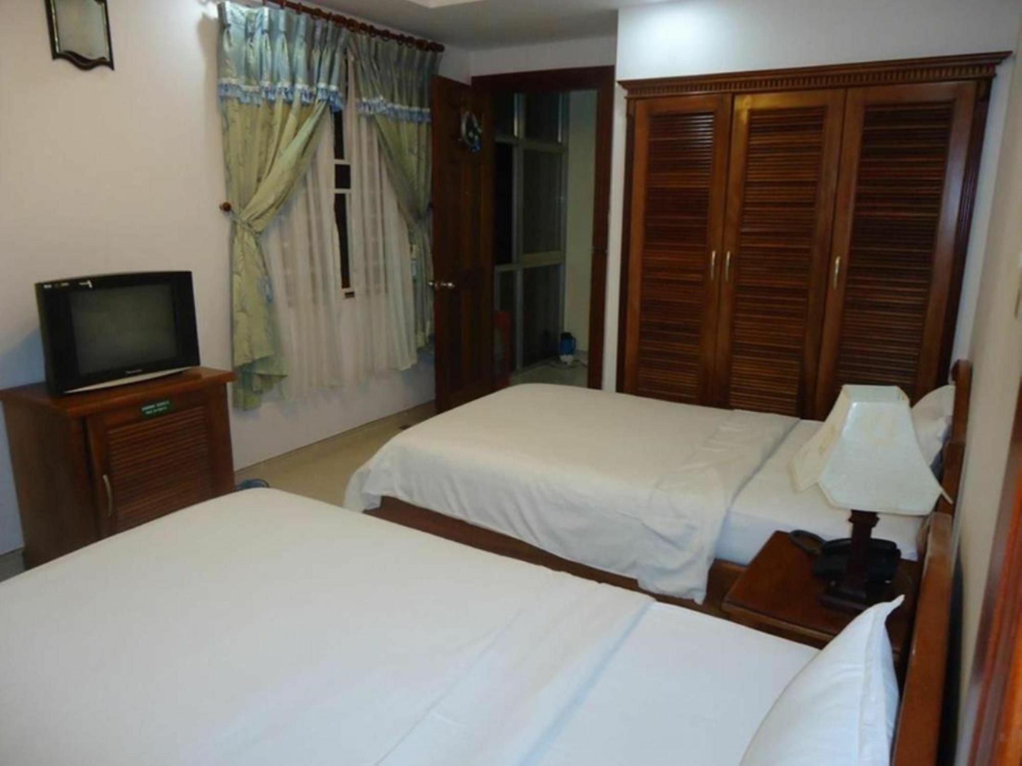 Phu An Hotel Ho Chi Minh City Exterior photo